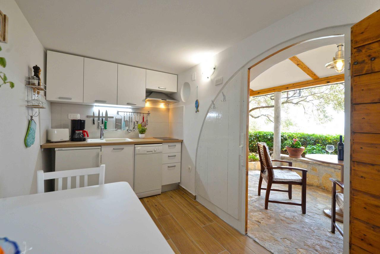 Sea Side Apartment Murter Zewnętrze zdjęcie