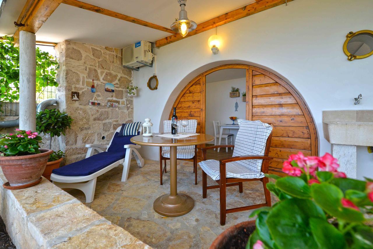 Sea Side Apartment Murter Zewnętrze zdjęcie
