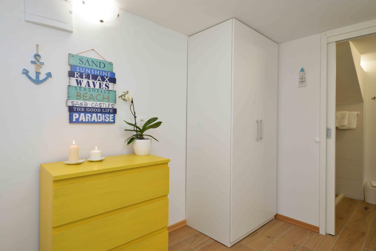 Sea Side Apartment Murter Zewnętrze zdjęcie