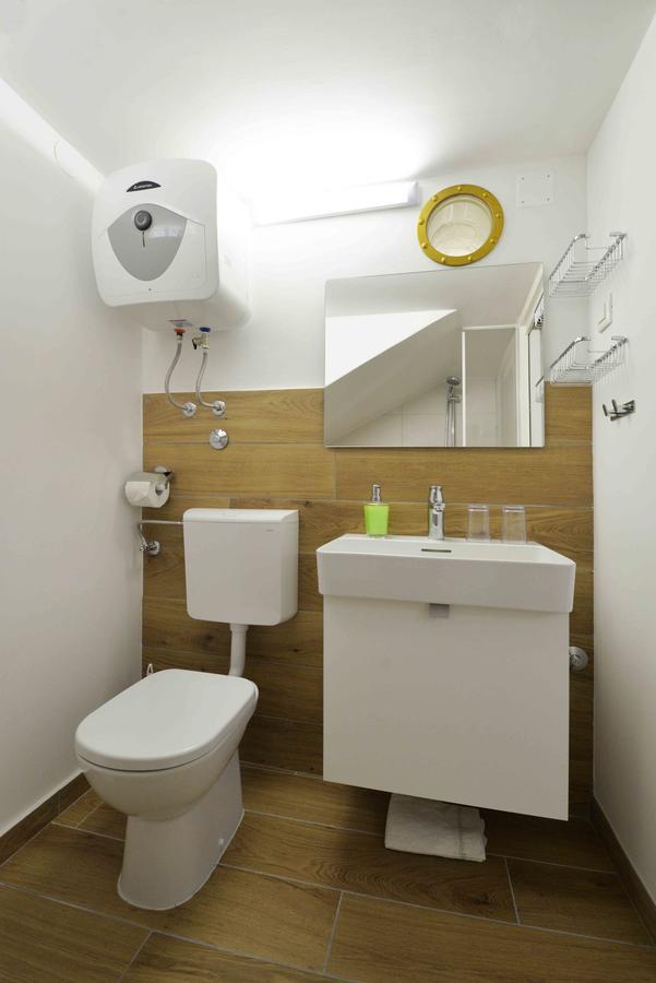 Sea Side Apartment Murter Zewnętrze zdjęcie